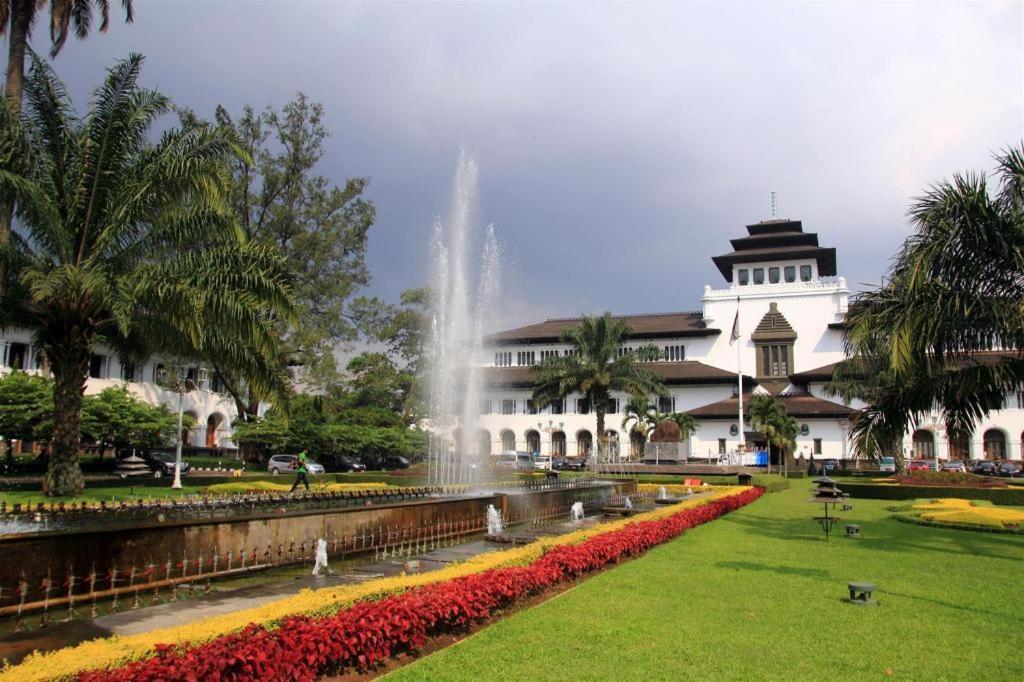 Mitra Bandung Hotel Zewnętrze zdjęcie